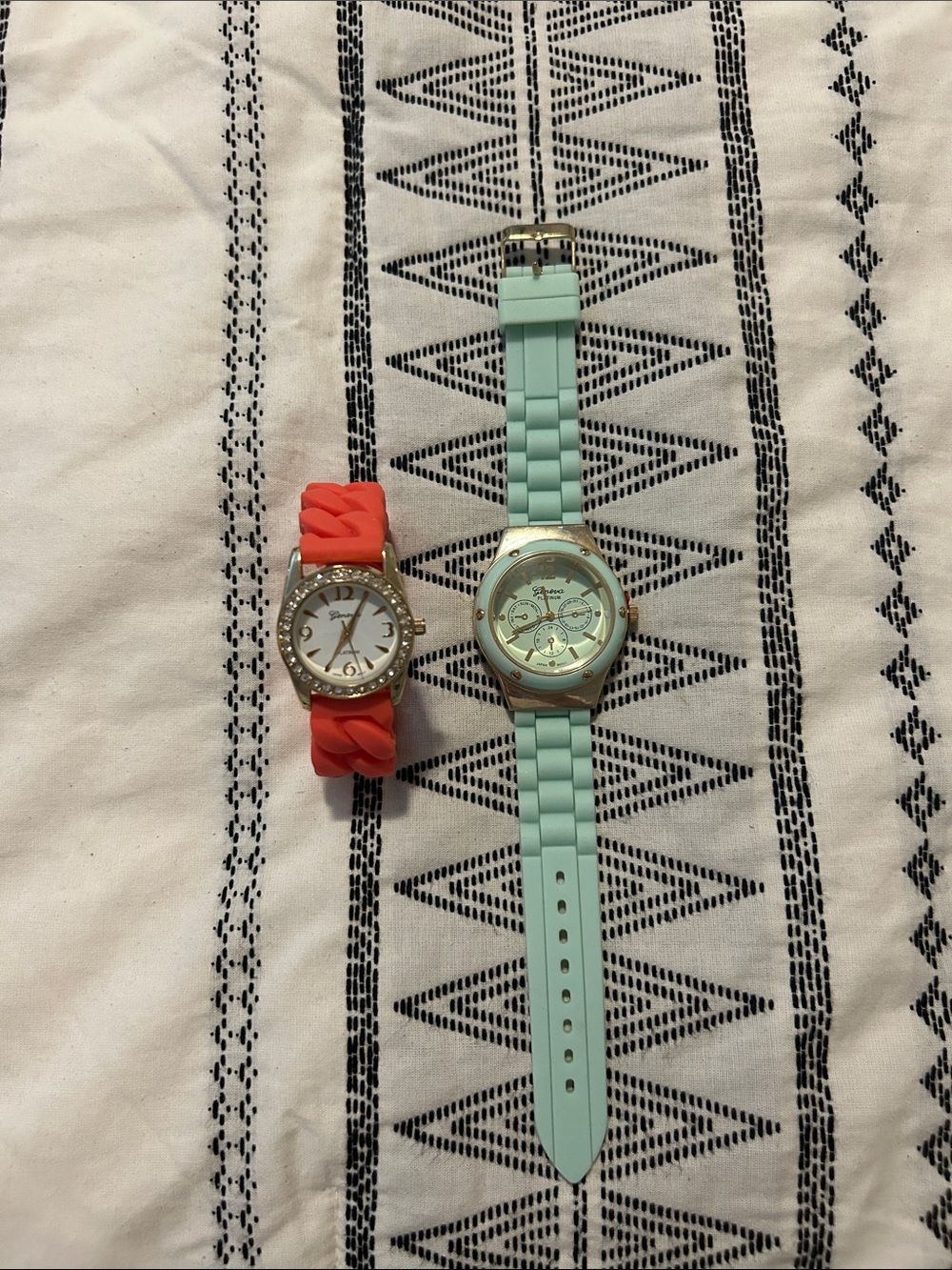Geneva Platinum watches (set of 2)